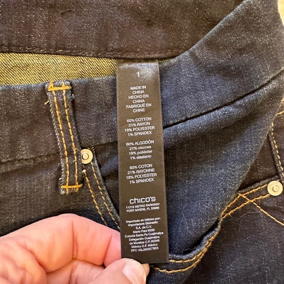 Chico’s Jeans 1 (34) - Picture 4 of 6